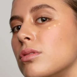 AntipodesÉclat d'Or                Contour des Yeux à l'Huile de Graine de Kiwi