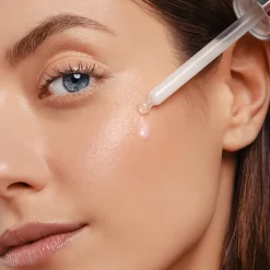 BiothermLife Plankton Regenerating Serum                Sérum Anti-Âge à l'Acide Hyaluronique et à la Vitamine Cg