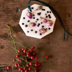 Carrière FrèresLa Rose Aime Le Poivre                Palet Botanique