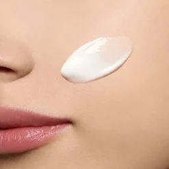 CLARINSBright Plus                Emulsion Hydratante Anti-taches