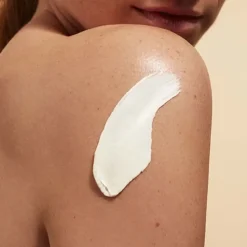 CLARINSCrème Solaire Corps UVA/UVB SPF50+                Hydratation Confort