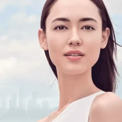 CLARINSUV Plus                Ecran multi-protection hydratant SPF50 PA +++