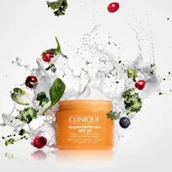 CLINIQUESuperdefense SPF 25                 Soin Multi-correction Fatigue + 1ers Signes de l'Âge - Peaux Sèches à Mixtes