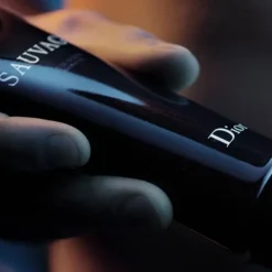 DIORSauvage                 Gel de Rasage Parfumé - Aide à Protéger des Irritations - Haute Précision