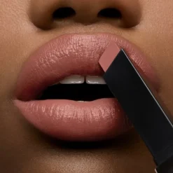 INCENZARouge Pur Couture The Slim Glow Matte                Rouge à lèvres mat lumineux. Confort longue durée. Couleur couture