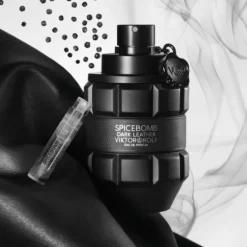 VIKTOR&ROLFSpicebomb Dark Leather                Eau de Parfum Enigmatique et Sensuelle pour Homme